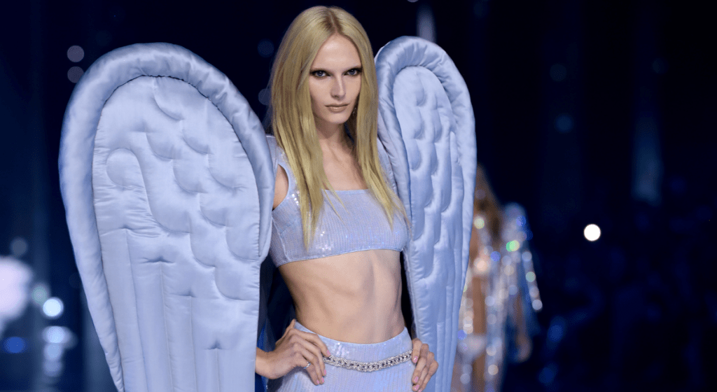 Alex Consani fashion